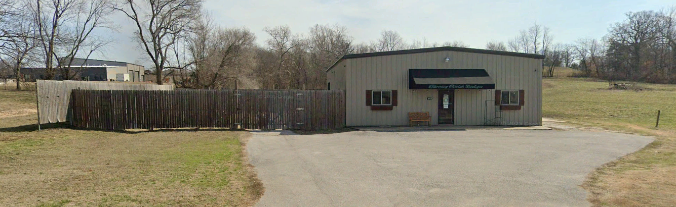 Existing commercial metal building at ARDOT Tract 47X.